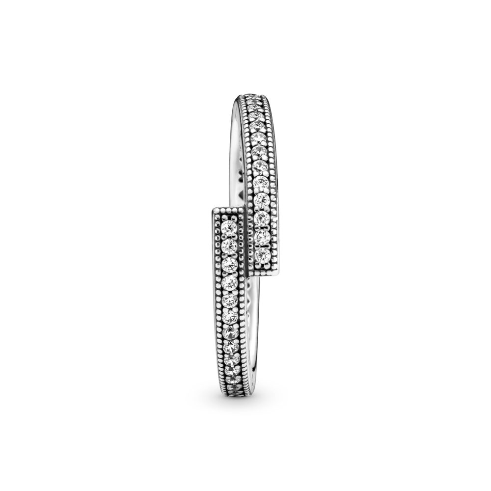 Sparkling Overlapping Ring