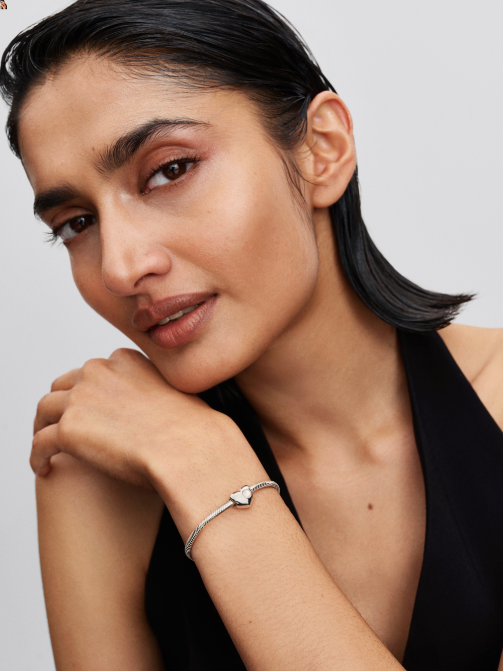 Engravable June Birthstone Heart Charm
Sterling silver