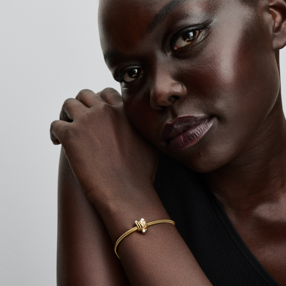 Abstract Waves Charm